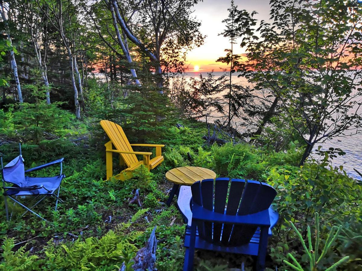 North Shore Retreat - Off-Grid - Oceanfront Indian Brook Zewnętrze zdjęcie